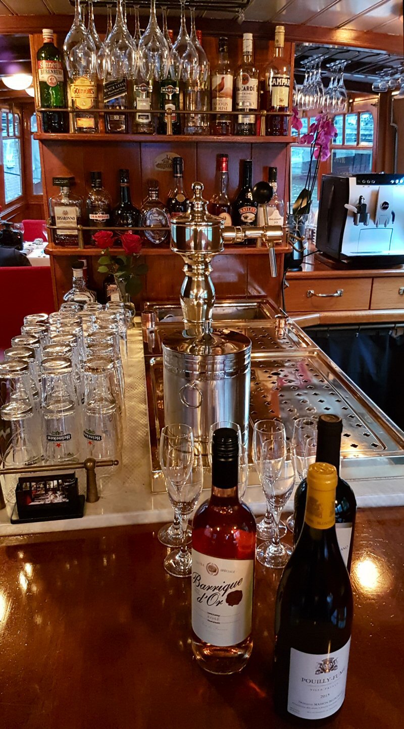 amsterdam jewel cruises the bar of the boat